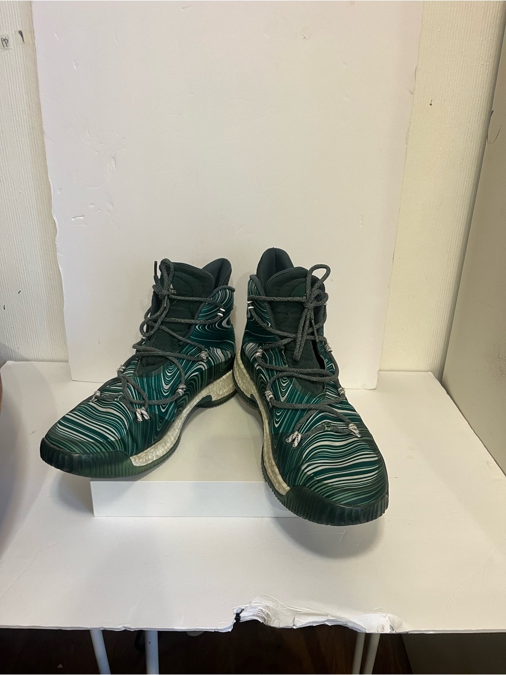 adidas Men's Green & Black Swirl-Pattern Basketball Shoes